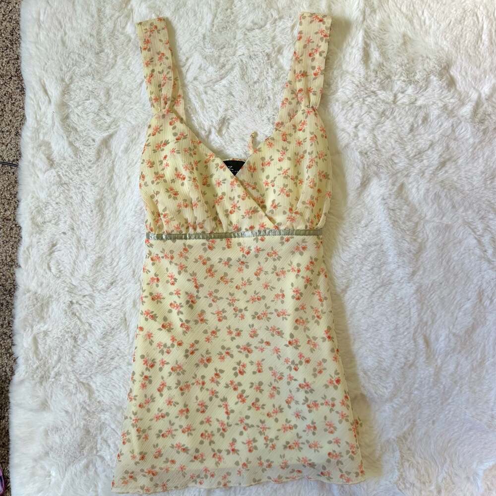 iz Byer California Vintage Floral tank top